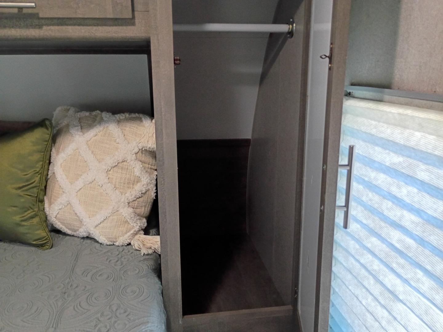 2021 Silver /TAN Forest River XLR Toy Hauler 25LRLE (5ZT2XLPB0MZ) , located at 17760 Hwy 62, Morris, OK, 74445, 35.609104, -95.877060- Photo#28