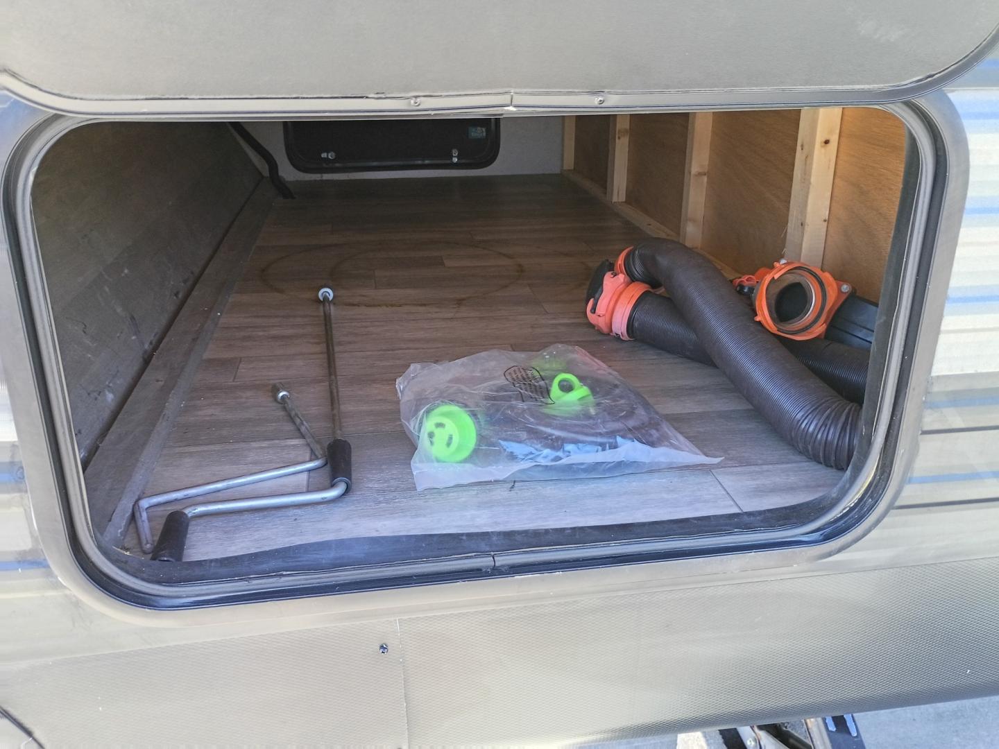 2021 Silver /TAN Forest River XLR Toy Hauler 25LRLE (5ZT2XLPB0MZ) , located at 17760 Hwy 62, Morris, OK, 74445, 35.609104, -95.877060- Photo#47