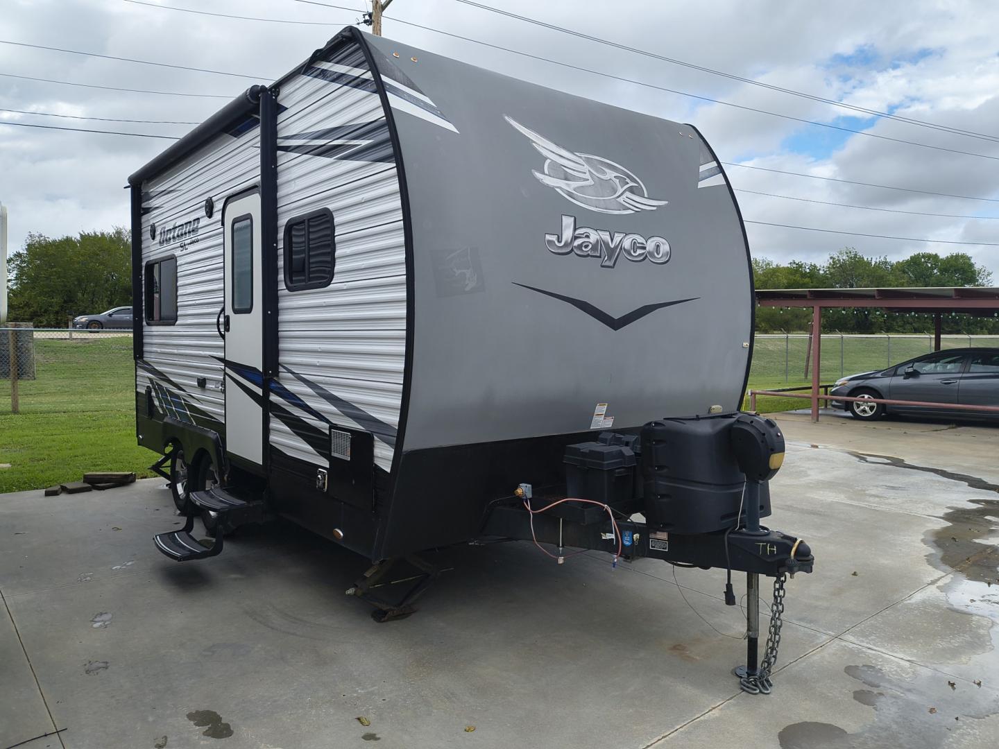 2020 White /BROWN Jayco OCTANE SL 161 161 (1UJBJSBJ7L1) , located at 17760 Hwy 62, Morris, OK, 74445, 35.609104, -95.877060 - READY FOR YOUR NEXT GETAWAY? CHECK OUT THIS 2020 JAYCO OCTANE SL 161 12FT OVERALL TOY HAULER! WHETHER YOU'RE HEADING OUT FOR A WEEKEND OF ATV RIDING, DIRT BIKING, OR RELAXING AT YOUR FAVORITE CAMPGROUND, THIS VERSATILE TOY HAULER LETS YOU BRING THE FUN WITH YOU. ENJOY THE FREEDOM OF THE OPEN ROAD AN- Photo#2