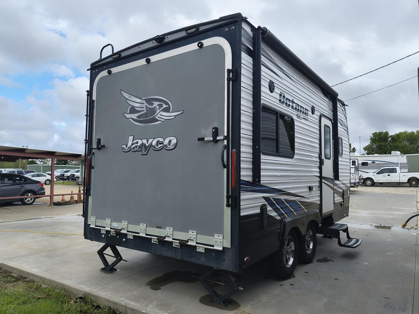 2020 White /BROWN Jayco OCTANE SL 161 161 (1UJBJSBJ7L1) , located at 17760 Hwy 62, Morris, OK, 74445, 35.609104, -95.877060 - READY FOR YOUR NEXT GETAWAY? CHECK OUT THIS 2020 JAYCO OCTANE SL 161 12FT OVERALL TOY HAULER! WHETHER YOU'RE HEADING OUT FOR A WEEKEND OF ATV RIDING, DIRT BIKING, OR RELAXING AT YOUR FAVORITE CAMPGROUND, THIS VERSATILE TOY HAULER LETS YOU BRING THE FUN WITH YOU. ENJOY THE FREEDOM OF THE OPEN ROAD AN- Photo#3
