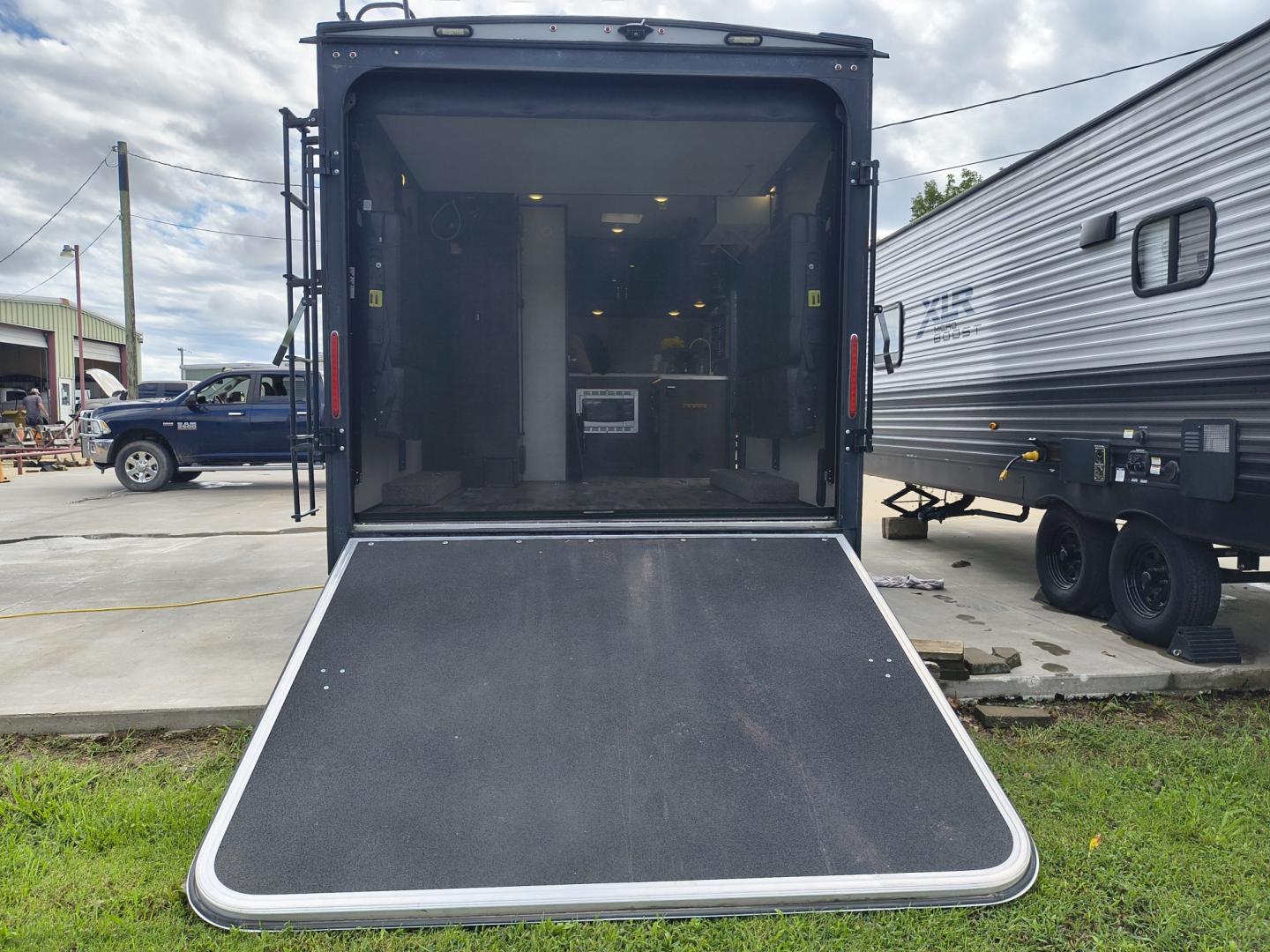 2020 White /BROWN Jayco OCTANE SL 161 161 (1UJBJSBJ7L1) , located at 17760 Hwy 62, Morris, OK, 74445, 35.609104, -95.877060 - READY FOR YOUR NEXT GETAWAY? CHECK OUT THIS 2020 JAYCO OCTANE SL 161 12FT OVERALL TOY HAULER! WHETHER YOU'RE HEADING OUT FOR A WEEKEND OF ATV RIDING, DIRT BIKING, OR RELAXING AT YOUR FAVORITE CAMPGROUND, THIS VERSATILE TOY HAULER LETS YOU BRING THE FUN WITH YOU. ENJOY THE FREEDOM OF THE OPEN ROAD AN- Photo#30
