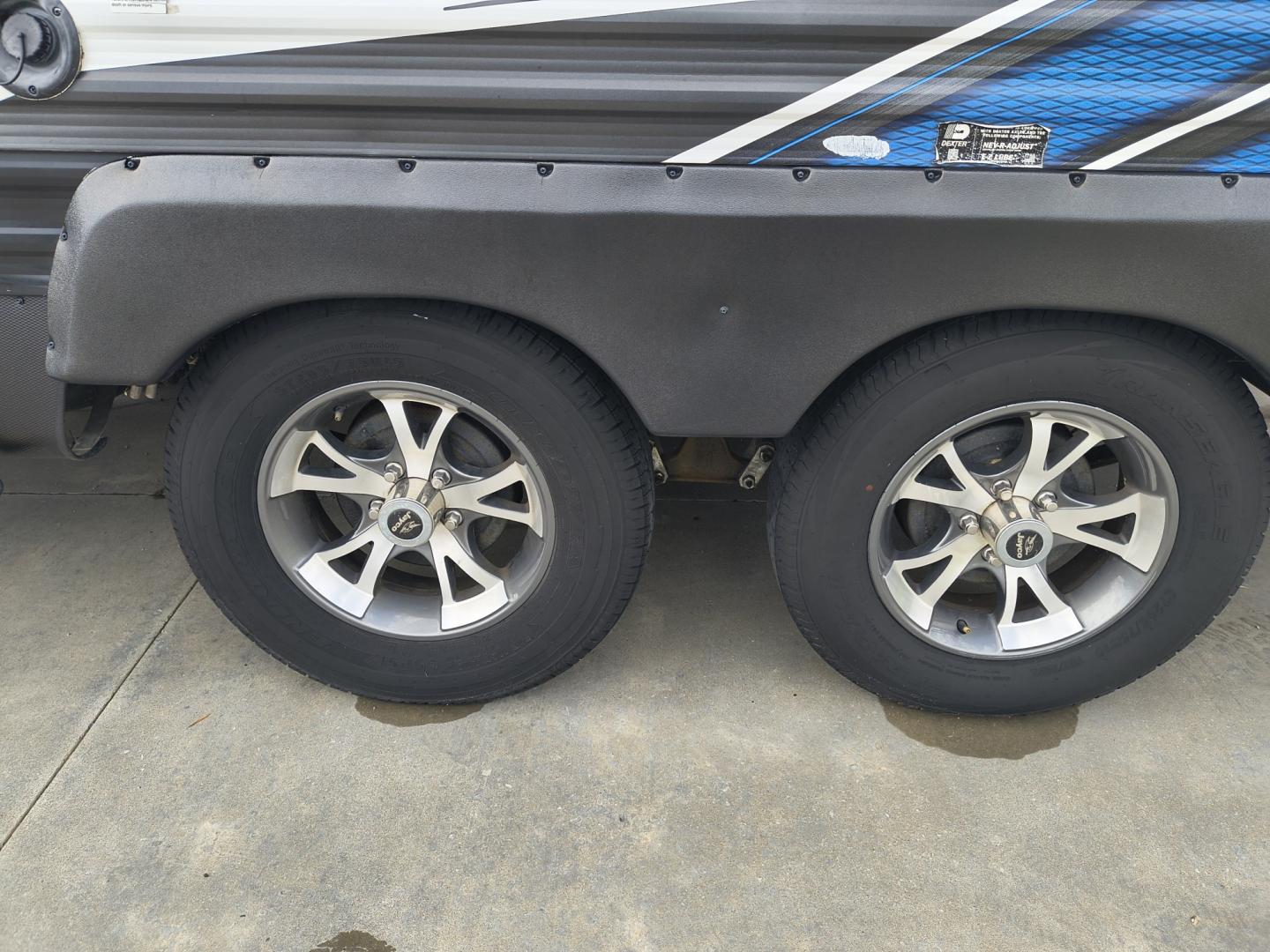 2020 White /BROWN Jayco OCTANE SL 161 161 (1UJBJSBJ7L1) , located at 17760 Hwy 62, Morris, OK, 74445, 35.609104, -95.877060 - READY FOR YOUR NEXT GETAWAY? CHECK OUT THIS 2020 JAYCO OCTANE SL 161 12FT OVERALL TOY HAULER! WHETHER YOU'RE HEADING OUT FOR A WEEKEND OF ATV RIDING, DIRT BIKING, OR RELAXING AT YOUR FAVORITE CAMPGROUND, THIS VERSATILE TOY HAULER LETS YOU BRING THE FUN WITH YOU. ENJOY THE FREEDOM OF THE OPEN ROAD AN- Photo#39