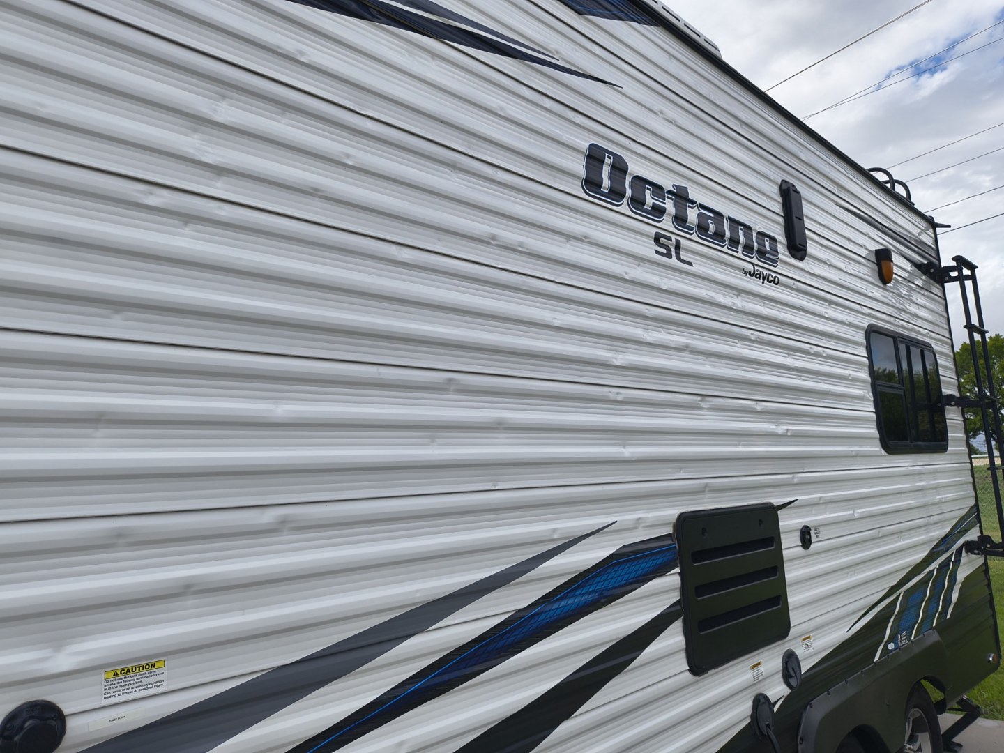 2020 White /BROWN Jayco OCTANE SL 161 161 (1UJBJSBJ7L1) , located at 17760 Hwy 62, Morris, OK, 74445, 35.609104, -95.877060 - READY FOR YOUR NEXT GETAWAY? CHECK OUT THIS 2020 JAYCO OCTANE SL 161 12FT OVERALL TOY HAULER! WHETHER YOU'RE HEADING OUT FOR A WEEKEND OF ATV RIDING, DIRT BIKING, OR RELAXING AT YOUR FAVORITE CAMPGROUND, THIS VERSATILE TOY HAULER LETS YOU BRING THE FUN WITH YOU. ENJOY THE FREEDOM OF THE OPEN ROAD AN- Photo#41