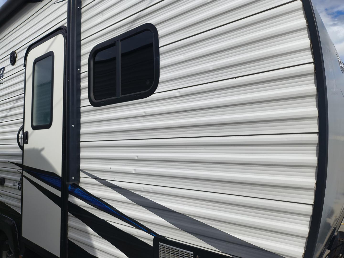 2020 White /BROWN Jayco OCTANE SL 161 161 (1UJBJSBJ7L1) , located at 17760 Hwy 62, Morris, OK, 74445, 35.609104, -95.877060 - READY FOR YOUR NEXT GETAWAY? CHECK OUT THIS 2020 JAYCO OCTANE SL 161 12FT OVERALL TOY HAULER! WHETHER YOU'RE HEADING OUT FOR A WEEKEND OF ATV RIDING, DIRT BIKING, OR RELAXING AT YOUR FAVORITE CAMPGROUND, THIS VERSATILE TOY HAULER LETS YOU BRING THE FUN WITH YOU. ENJOY THE FREEDOM OF THE OPEN ROAD AN- Photo#43