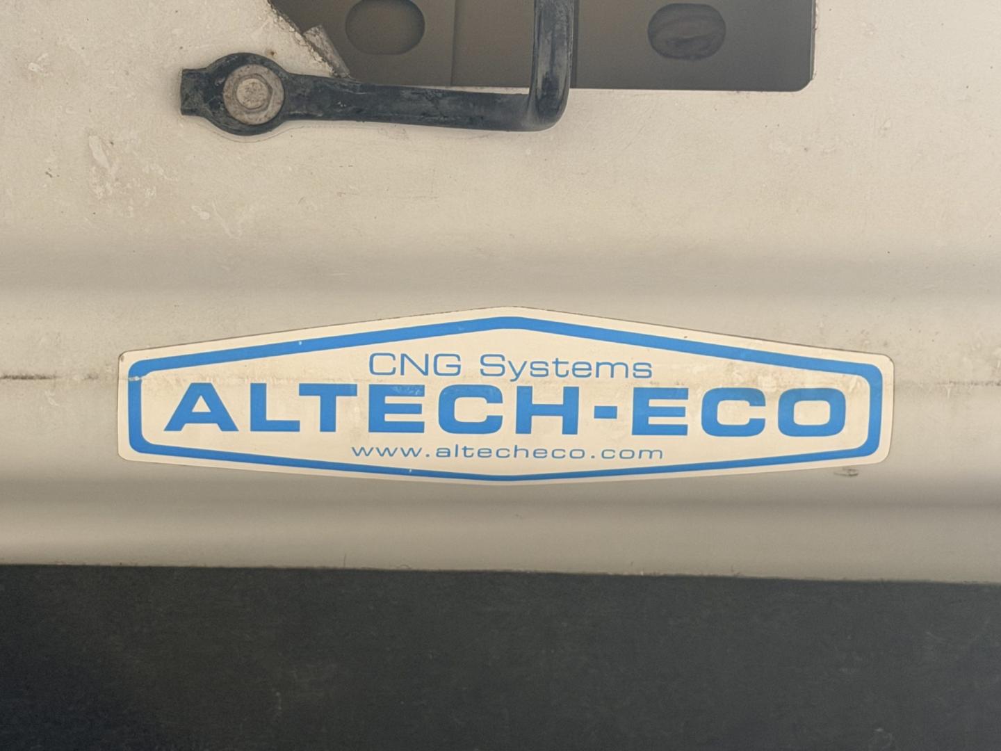 2014 White /GRAY Ford F-150 (1FTEX1CM0EK) with an 3.7L V6 DOHC 24V engine, 6A transmission, located at 17760 Hwy 62, Morris, OK, 74445, (918) 733-4887, 35.609104, -95.877060 - 2014 FORD F-150 2WD 3.7L V6 BI-FUEL SYSTEM RUNS ON CNG OR GASOLINE. FEATURES KEYLESS REMOTE ENTRY, POWER LOCKS, POWER WINDOWS, AM/FM TOUCHSCREEN STEREO, AUXILLARY PORT, CRUISE CONTROL, TRACTION CONTROL, MULTI-FUNCTIONING STEERING WHEEL CONTROLS, TRAILER HITCH, AND BED COVER. HAS 216,675 MILES WITH- Photo#23