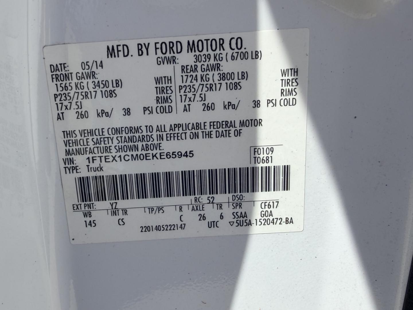 2014 White /GRAY Ford F-150 (1FTEX1CM0EK) with an 3.7L V6 DOHC 24V engine, 6A transmission, located at 17760 Hwy 62, Morris, OK, 74445, (918) 733-4887, 35.609104, -95.877060 - 2014 FORD F-150 2WD 3.7L V6 BI-FUEL SYSTEM RUNS ON CNG OR GASOLINE. FEATURES KEYLESS REMOTE ENTRY, POWER LOCKS, POWER WINDOWS, AM/FM TOUCHSCREEN STEREO, AUXILLARY PORT, CRUISE CONTROL, TRACTION CONTROL, MULTI-FUNCTIONING STEERING WHEEL CONTROLS, TRAILER HITCH, AND BED COVER. HAS 216,675 MILES WITH- Photo#25