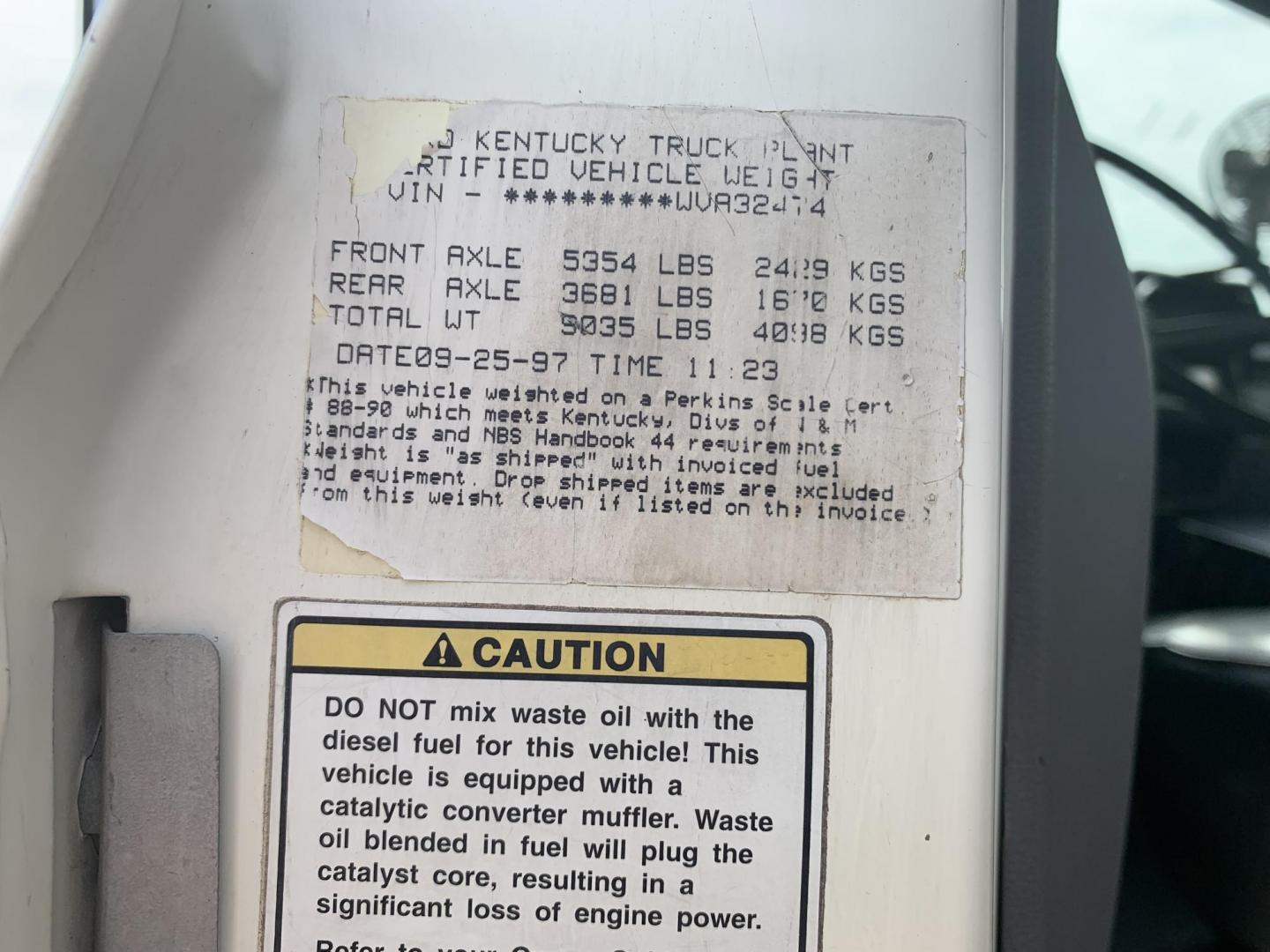 1998 WHITE/BLACK /BLACK Ford DUMP TRUCK (1FDXF80C9WV) , AUTO transmission, located at 17760 Hwy 62, Morris, OK, 74445, (918) 733-4887, 35.609104, -95.877060 - Photo#22