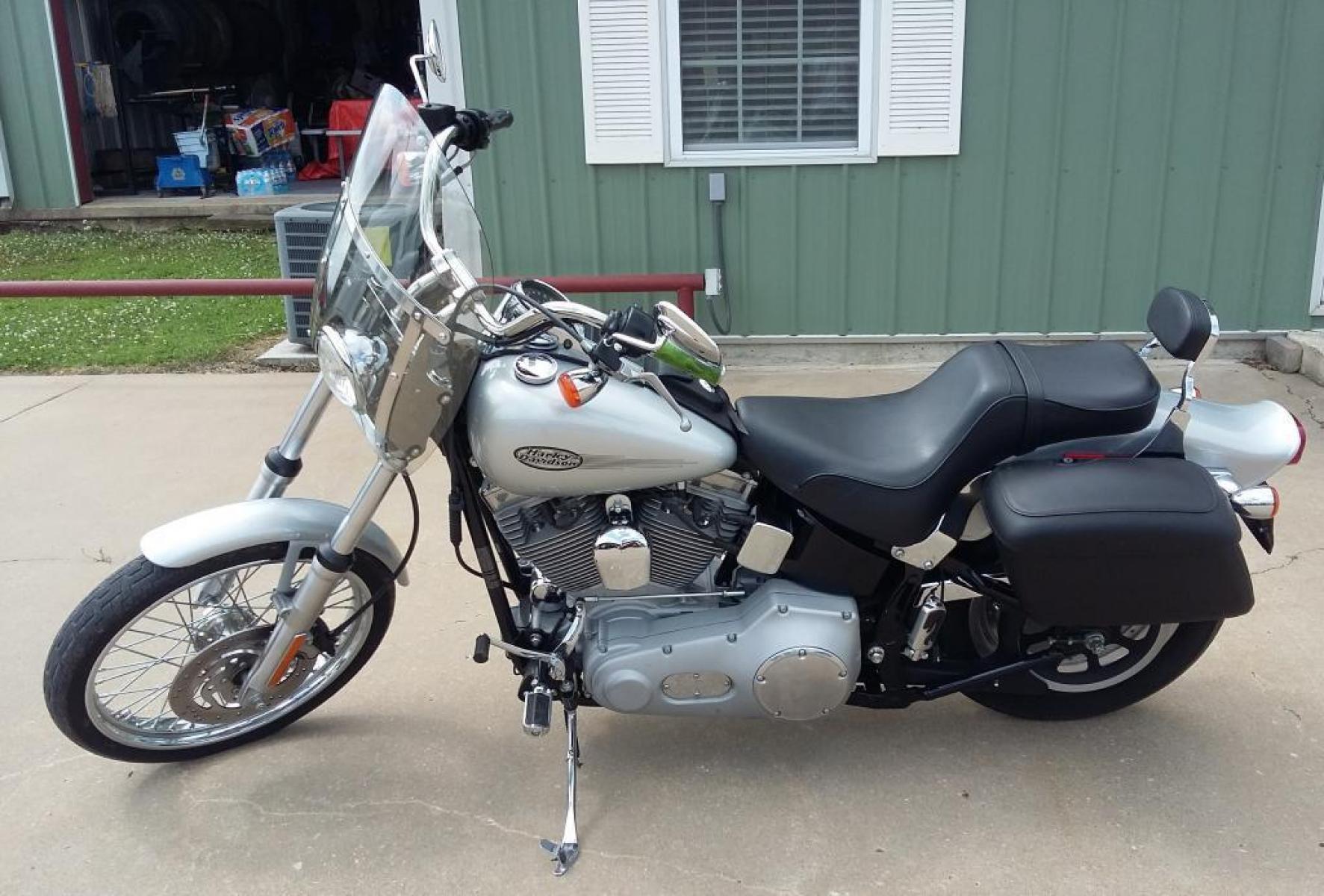 2004 Silver Harley-Davidson FXSTI - (1HD1BVB164Y) with an 1450CC engine, Standard transmission, located at 17760 HWY 62, MORRIS, 74445, 35.609104, -95.877060 - 2004 HARLEY-DAVIDSON FXSTI SOFTAIL STANDARD 1450CC FEATURES HARLEY SADDLEBAGS, AN ACCESSORY BAG ON THE TANK, SILVER POWDER-COATED ENGINE AND COVERS, HARDTAIL STYLING WITH HIDDEN HORIZONTAL REAR SHOCKS, BLACK HORSESHOE OIL TANK, BOBTAIL FENDER, RAKED FRONT FORKS. ALWAYS GARAGE KEPT!! IT'S IN EXCELLE - Photo #0